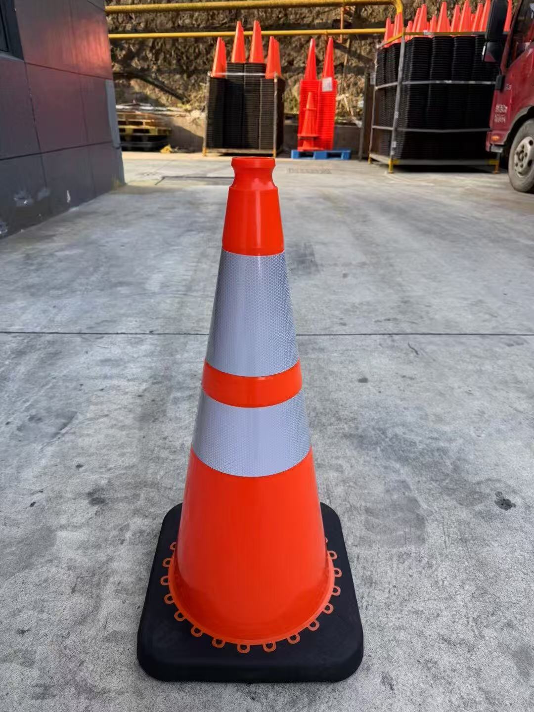 Traffic Cones for Hot Climates: What South American Buyers Should Know